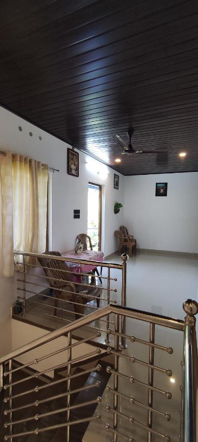 Soly'S Villa Homestay Муннар Экстерьер фото